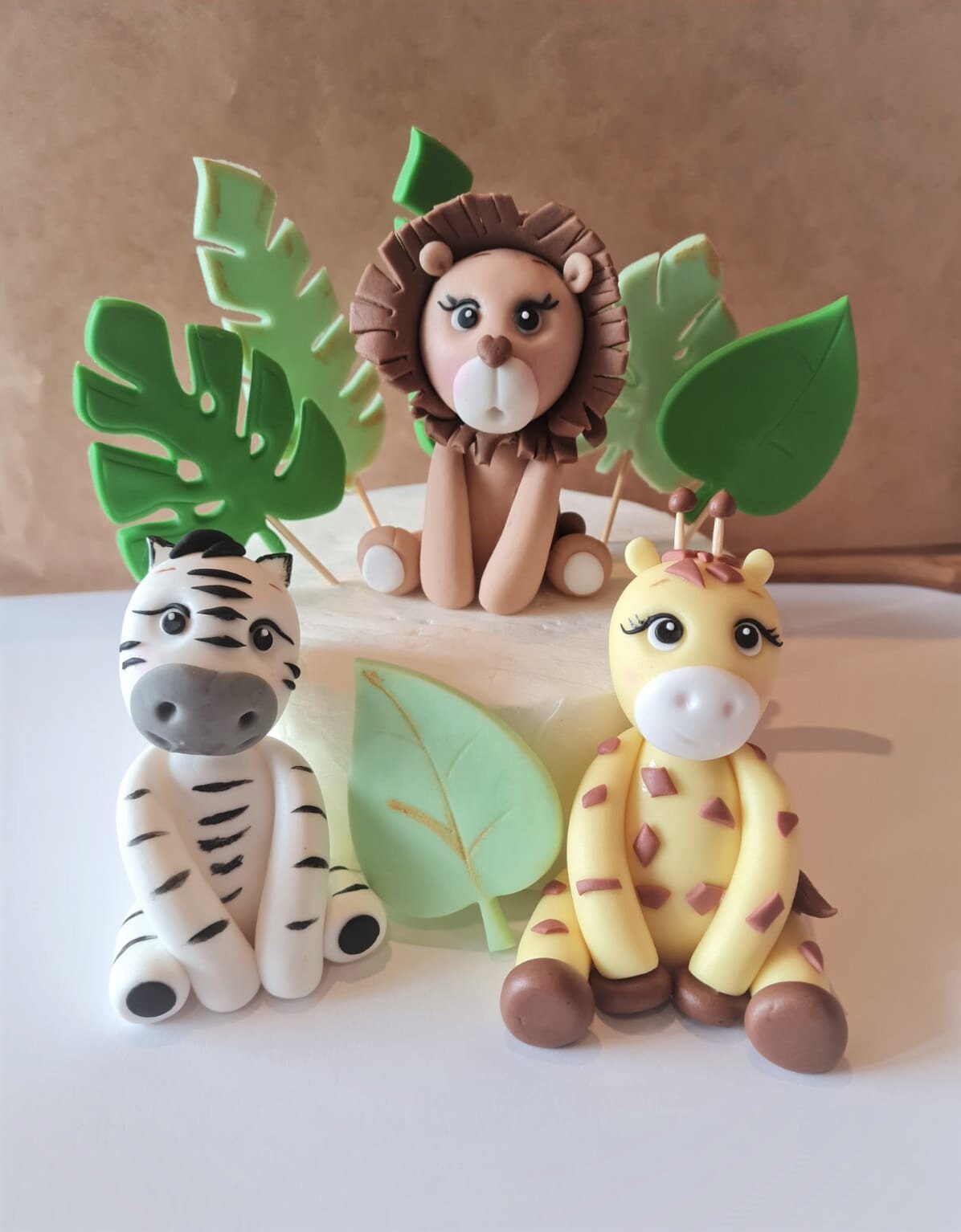 fondant figuren im kühlschrank aufbewahren Die Tiere der Safari: Löwe, Giraffe und Zebra Fondant Figuren, Cake Topper, Tortentopper für deine Torte zum Geburtstag / Baby Party