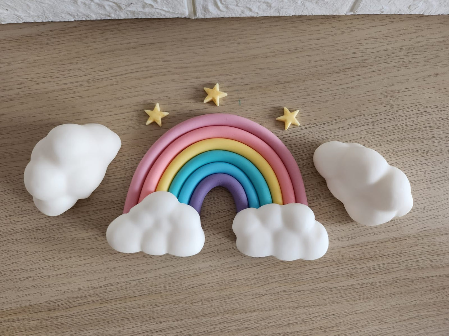 Kleine Regenbogen mit 3D Wolken