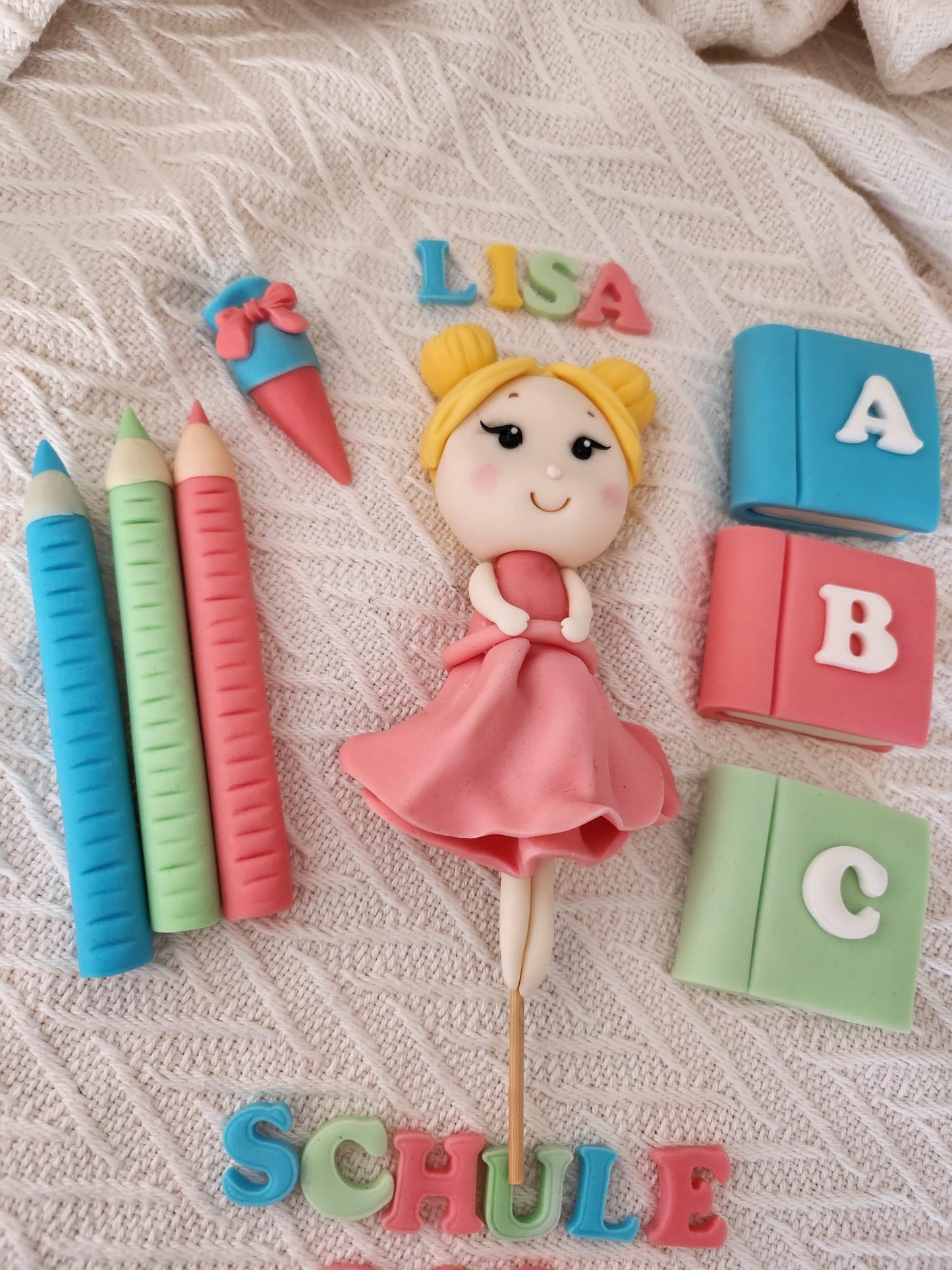 Lia, Lili und Lisa sind bereit für die Schule